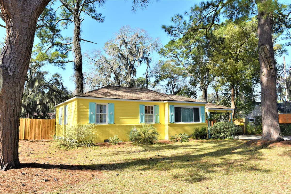 Screened Patio, Fenced Yard & Pet Friendly!