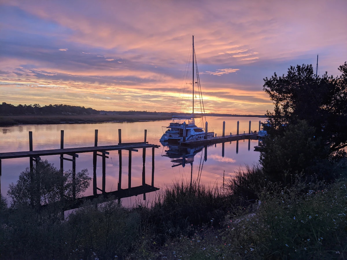 Your Savannah Escape by the River